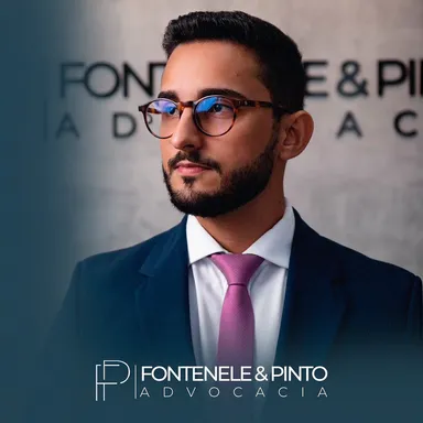 Advogado Luiz Fontenele Neto em retrato profissional corporativo.